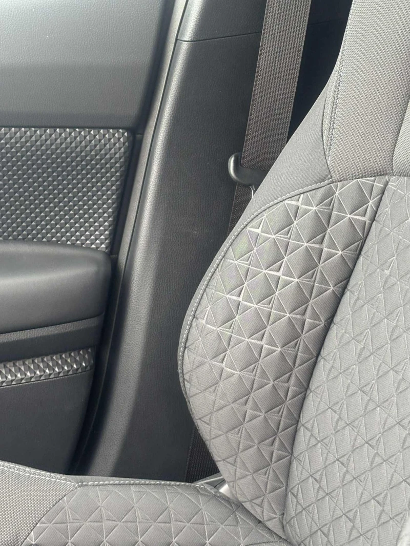 Toyota C-HR 2000 hybrid, снимка 14 - Автомобили и джипове - 52965868