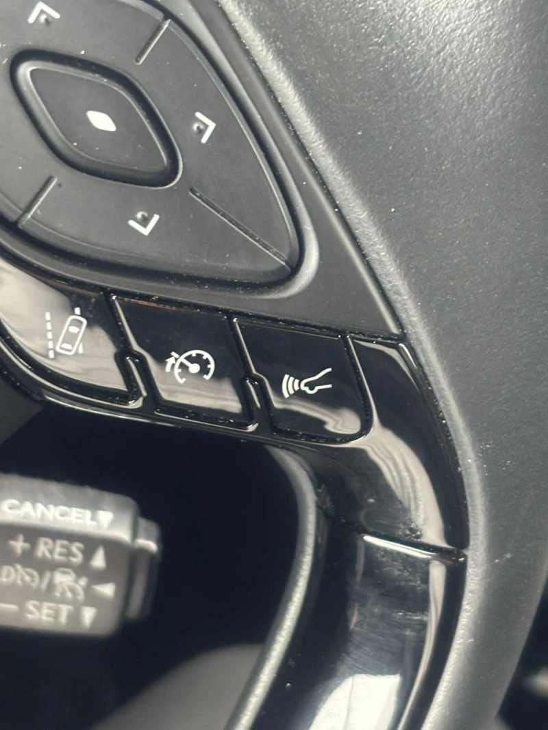 Toyota C-HR 2000 hybrid, снимка 11 - Автомобили и джипове - 52965868