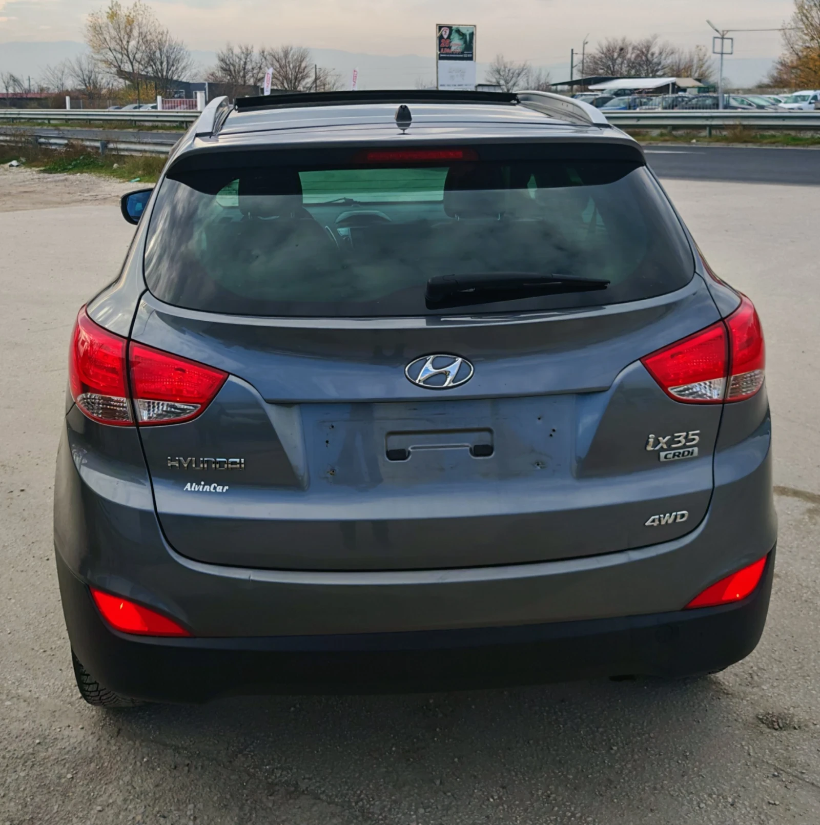 Hyundai IX35 Tucson 2.0crdi 4x4 - изображение 4