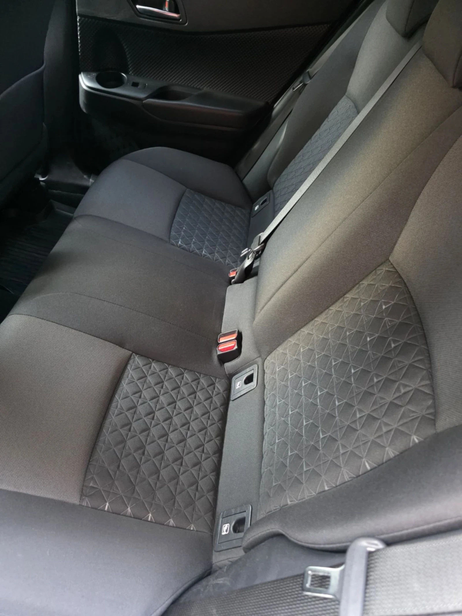 Toyota C-HR 2000 hybrid, снимка 7 - Автомобили и джипове - 54604613