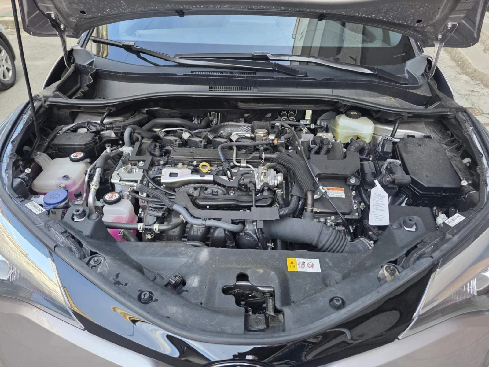 Toyota C-HR 2000 hybrid, снимка 11 - Автомобили и джипове - 54604613
