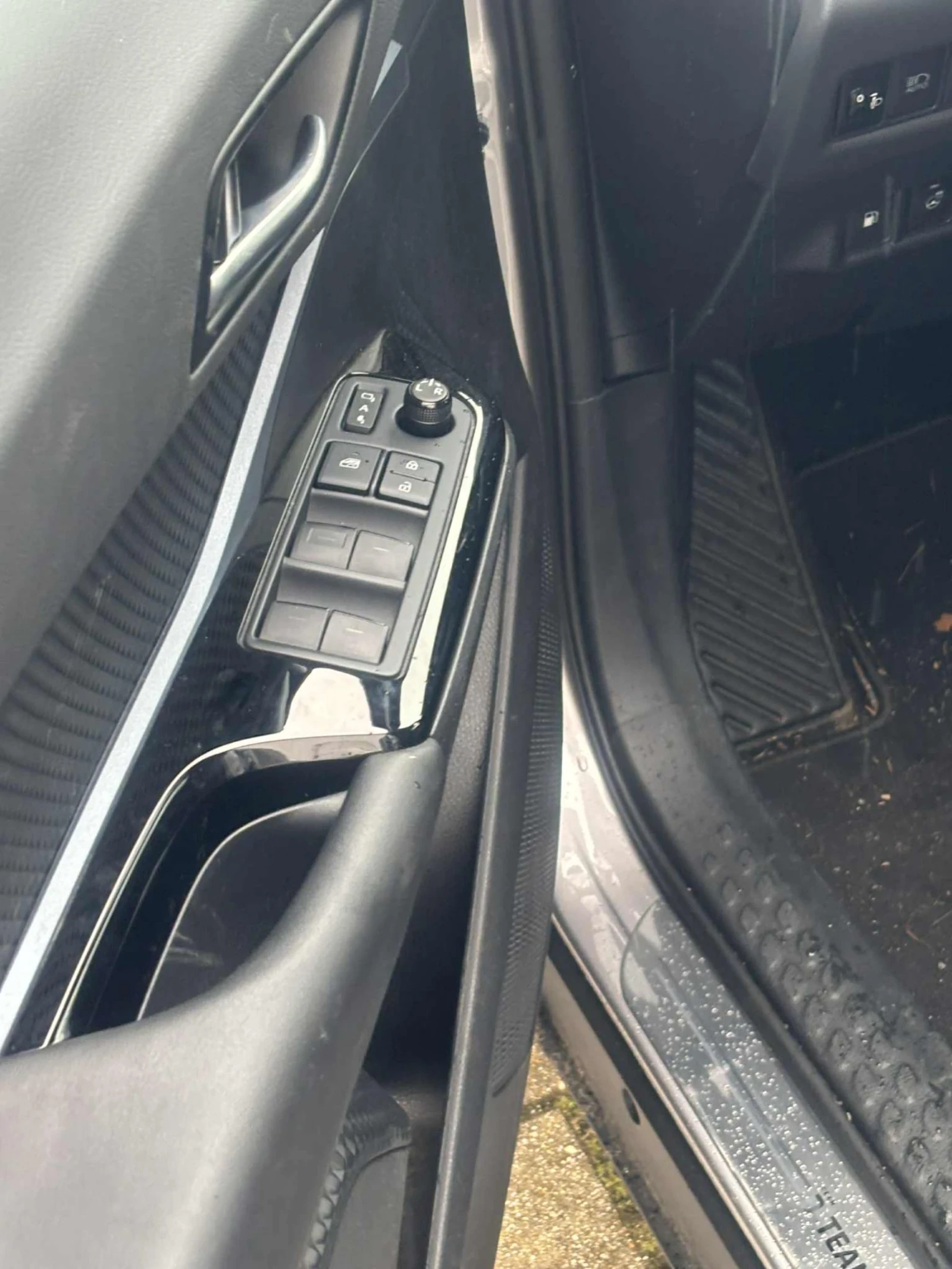 Toyota C-HR 2000 hybrid | Mobile.bg � ����������� 13