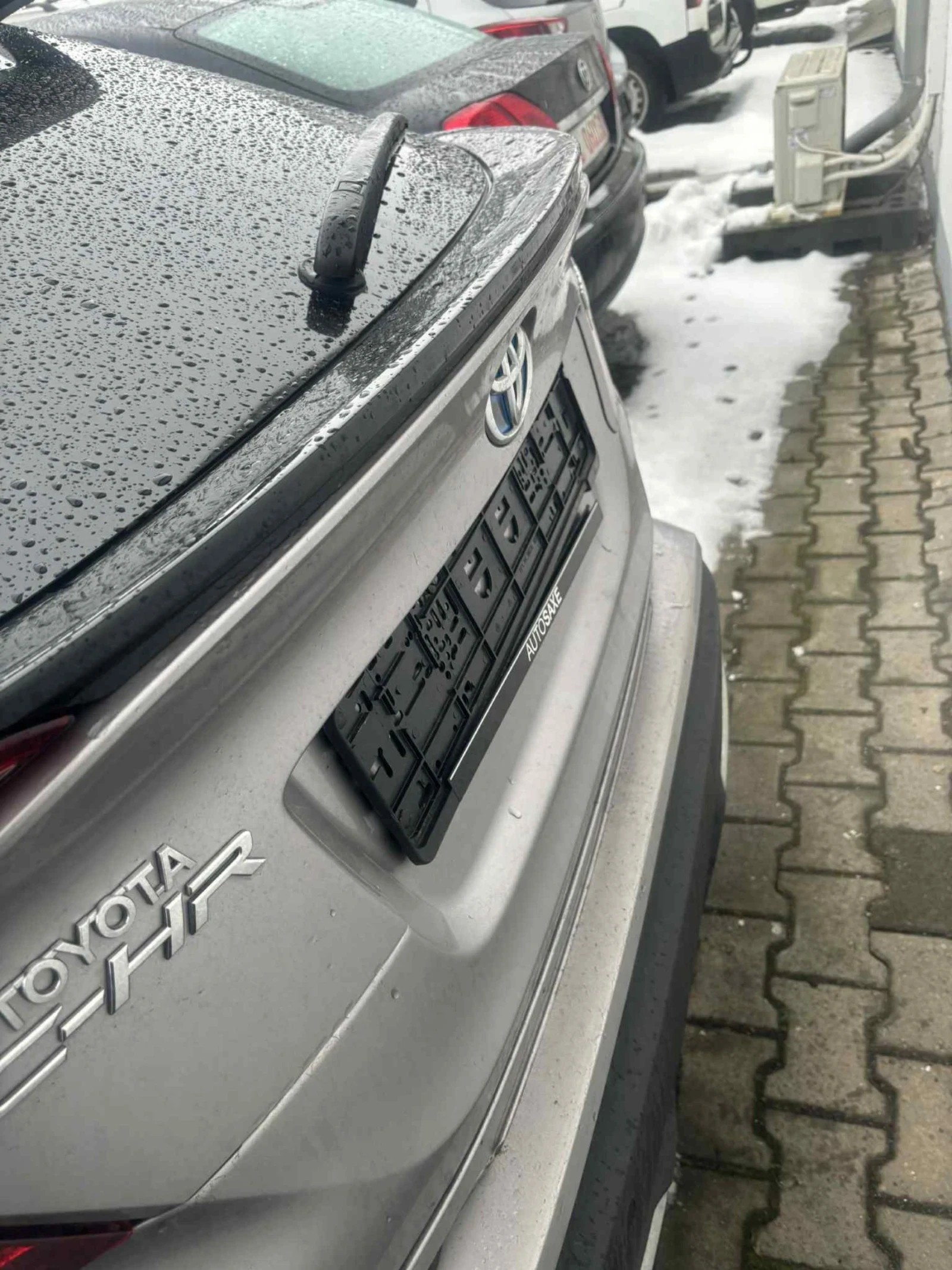 Toyota C-HR 2000 hybrid - изображение 2