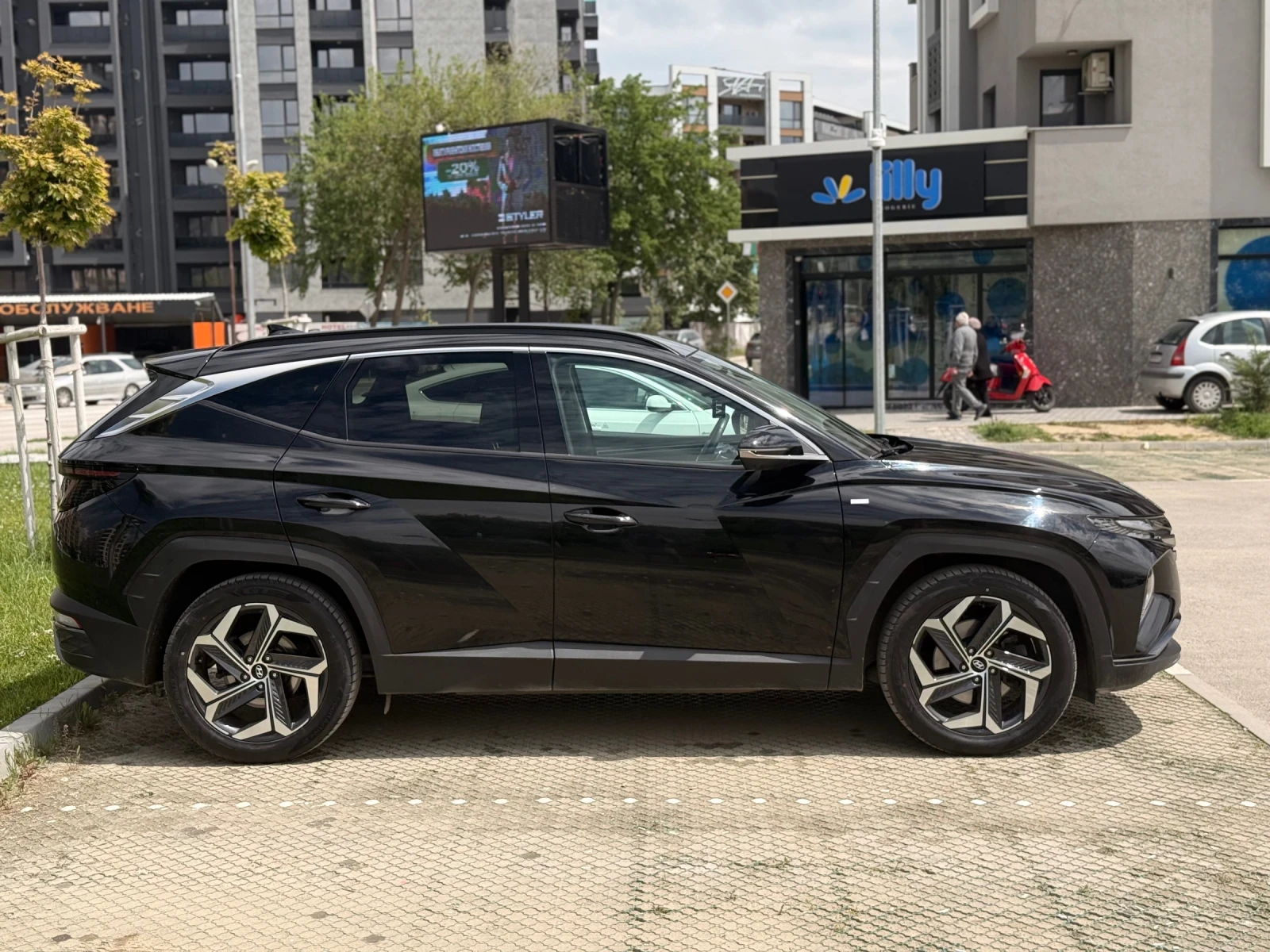 Hyundai Tucson 1.6 T-GDI * Mild Hybrid* * 4x4* * ПЪЛНИ ЕКСТРИ* , снимка 2 - Автомобили и джипове - 54484959