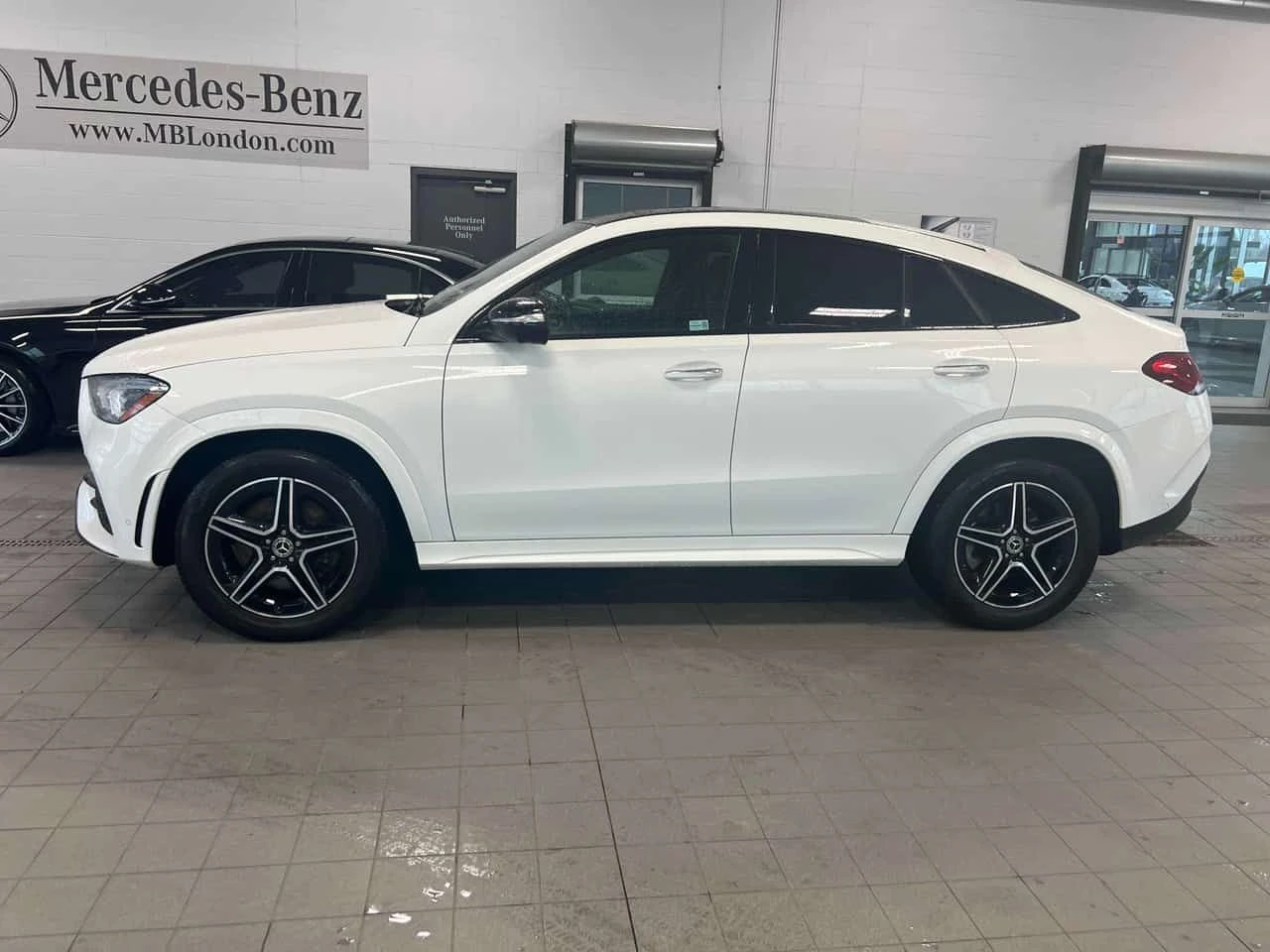 Mercedes-Benz GLE 450 | DISTRONIC | BURMESTER | 360 |  , снимка 2 - Автомобили и джипове - 54723746