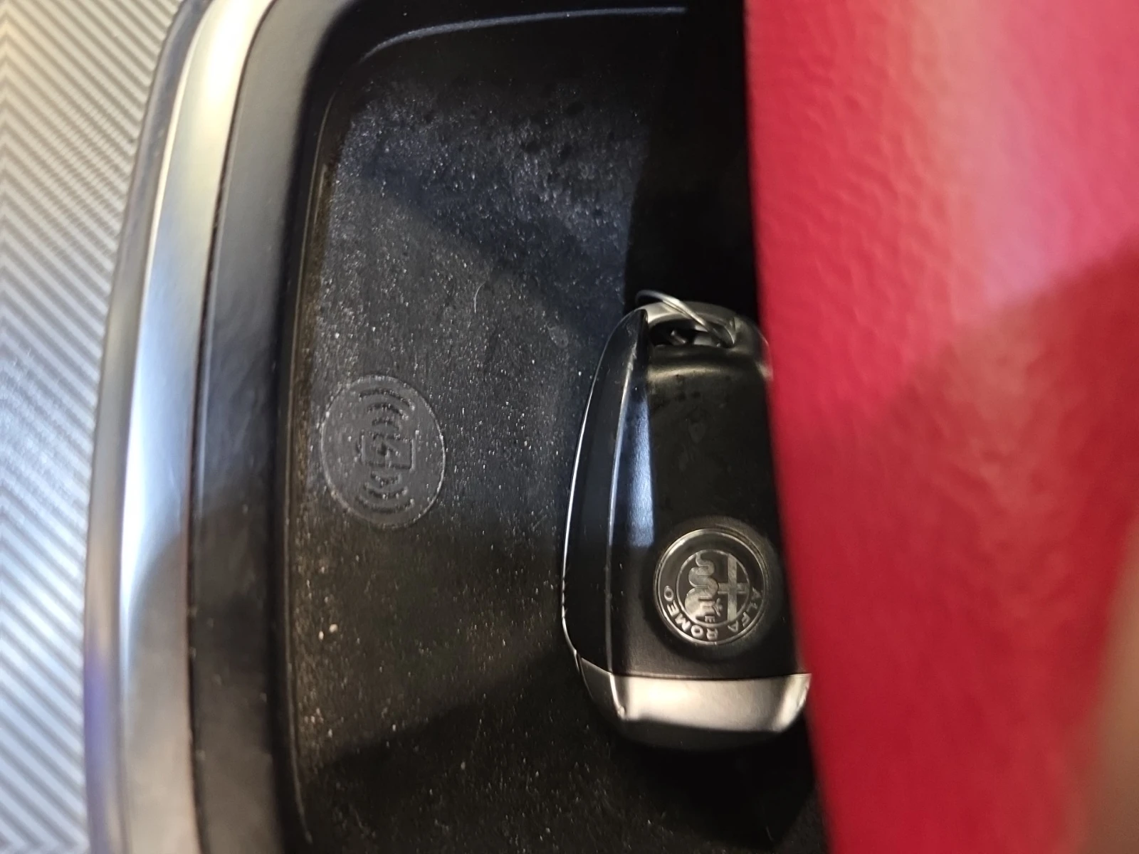 Alfa Romeo Stelvio AWD Ti SPORT* ПОДГРЕВ* AMBIENT* PANO* КАМ* BREMBO, снимка 13 - Автомобили и джипове - 55446115