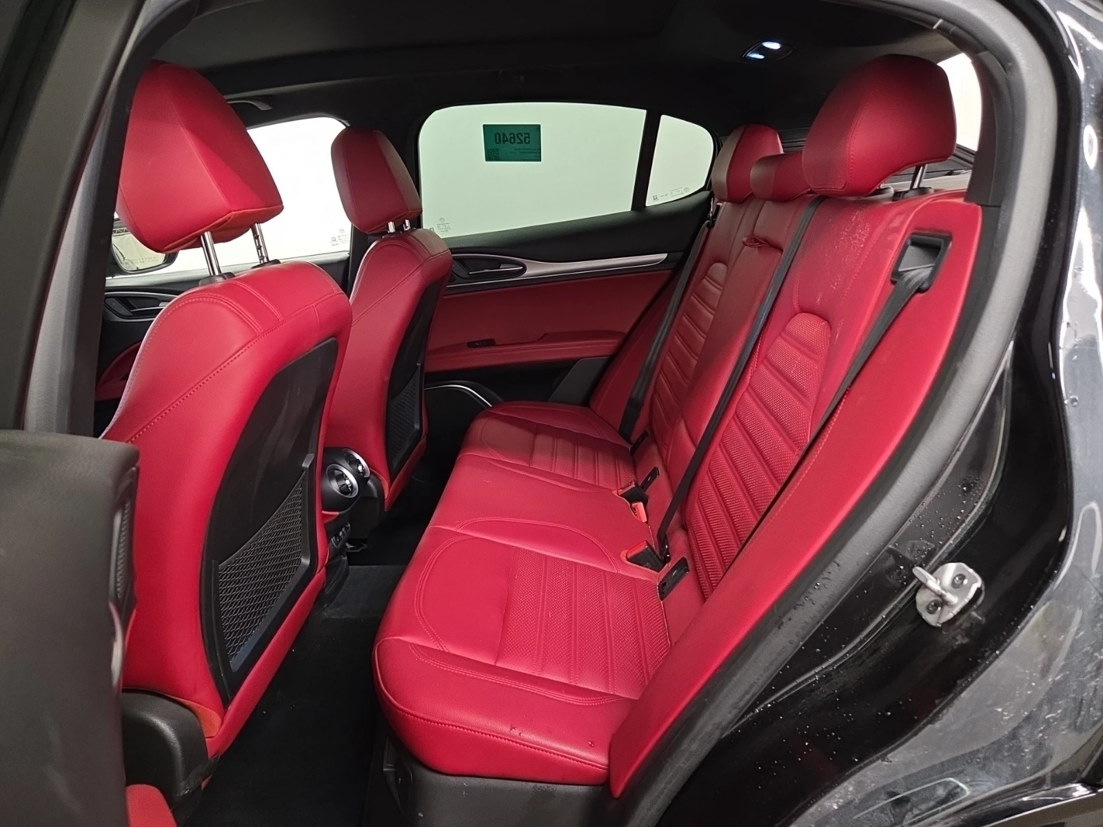 Alfa Romeo Stelvio AWD Ti SPORT* ПОДГРЕВ* AMBIENT* PANO* КАМ* BREMBO, снимка 14 - Автомобили и джипове - 55446115