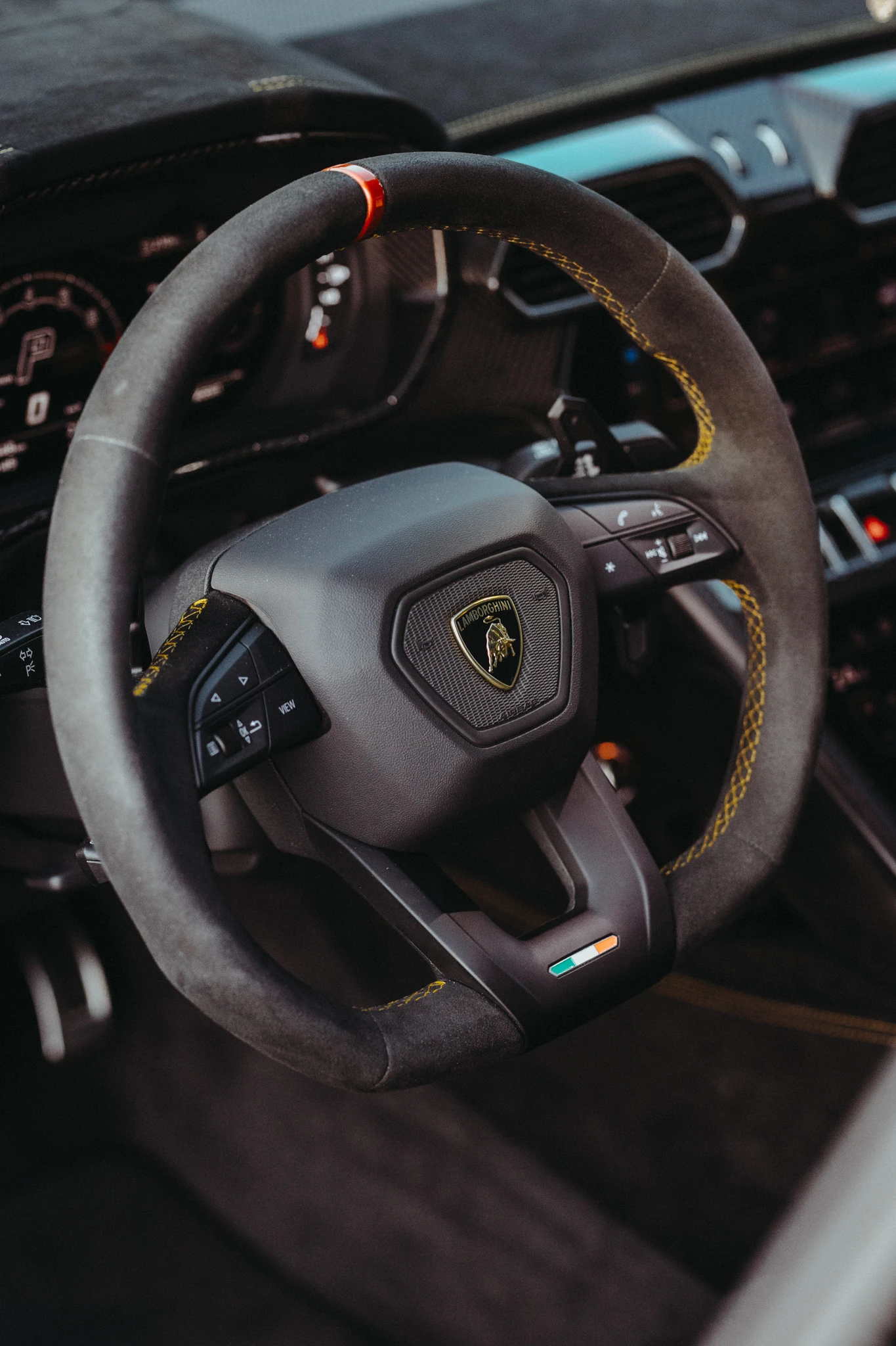 Lamborghini Urus PERFORMANTE FULL CARBON, снимка 13 - Автомобили и джипове - 55728472