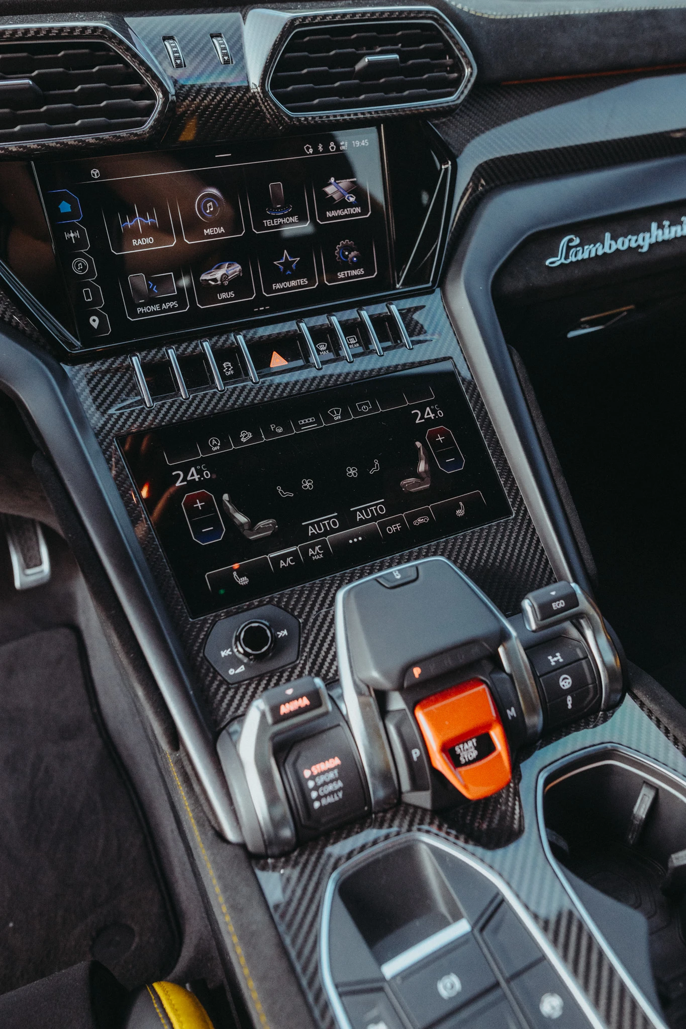 Lamborghini Urus PERFORMANTE FULL CARBON, снимка 15 - Автомобили и джипове - 55728472