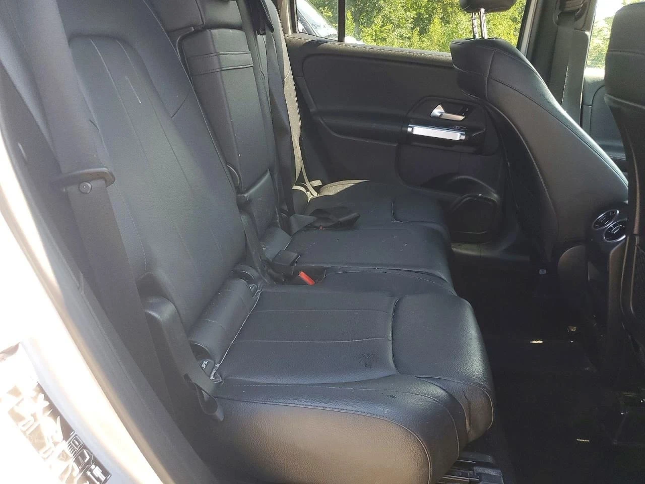 Mercedes-Benz GLB, снимка 11 - Автомобили и джипове - 56713337