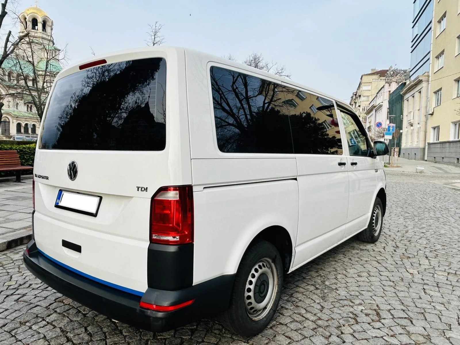 VW Transporter Т6 2, 0д 8+ 1м, снимка 4 - Бусове и автобуси - 53945016