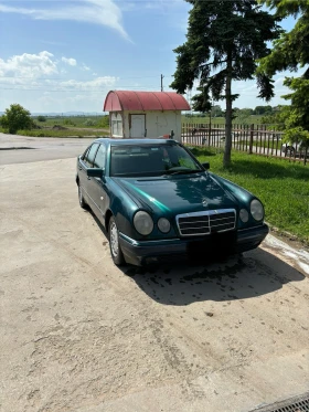 Mercedes-Benz E 220 E 220, снимка 1