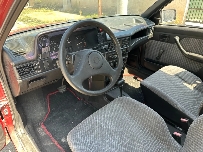 Opel Kadett 1.6 S, снимка 11 - Автомобили и джипове - 47095444