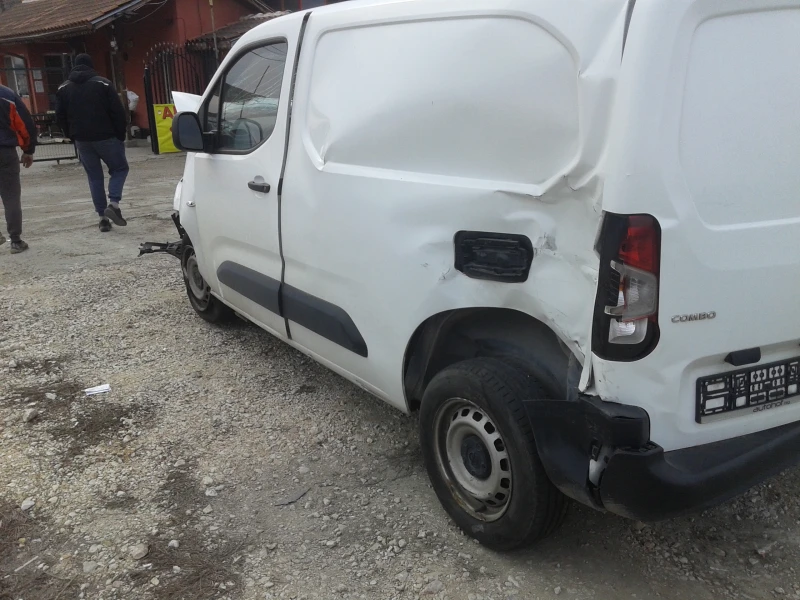 Opel Combo 1.5d, снимка 3 - Автомобили и джипове - 49112935