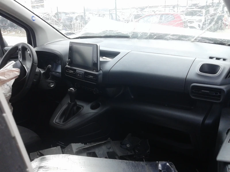 Opel Combo 1.5d, снимка 6 - Автомобили и джипове - 49112935