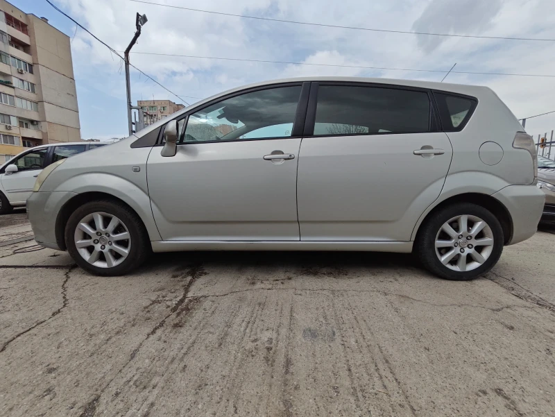 Toyota Corolla verso 1.8i GAZ, снимка 2 - Автомобили и джипове - 49482903