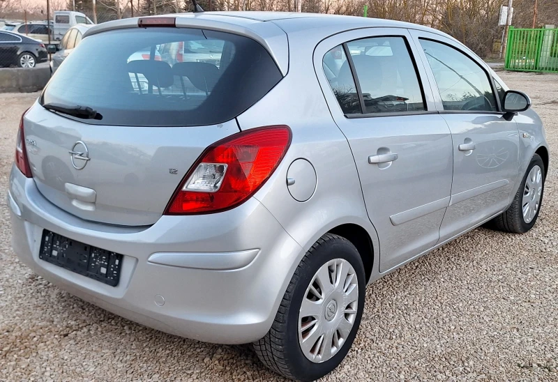 Opel Corsa 1.2i Климатик, снимка 4 - Автомобили и джипове - 49552007