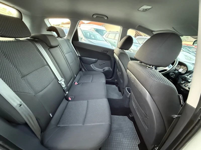 Hyundai I30 1.6CRDI ЛИЗИНГ, снимка 13 - Автомобили и джипове - 52310901
