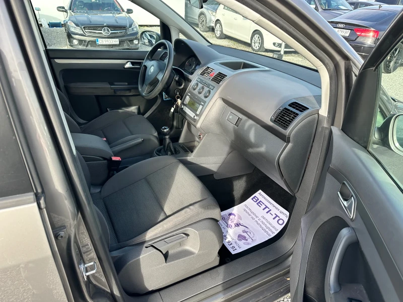 VW Touran 1.9 TDI-6+ 1мс, снимка 10 - Автомобили и джипове - 52724071