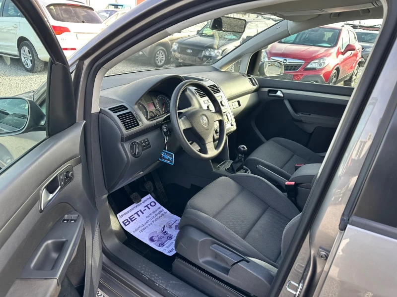 VW Touran 1.9 TDI-6+ 1мс, снимка 9 - Автомобили и джипове - 52724071