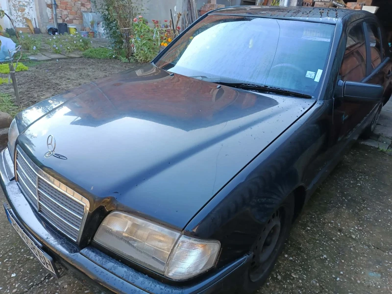 Mercedes-Benz C 180 Седан, снимка 2 - Автомобили и джипове - 52787347