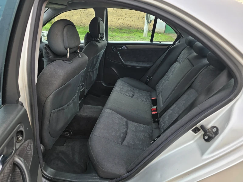 Mercedes-Benz C 200, снимка 12 - Автомобили и джипове - 53050001