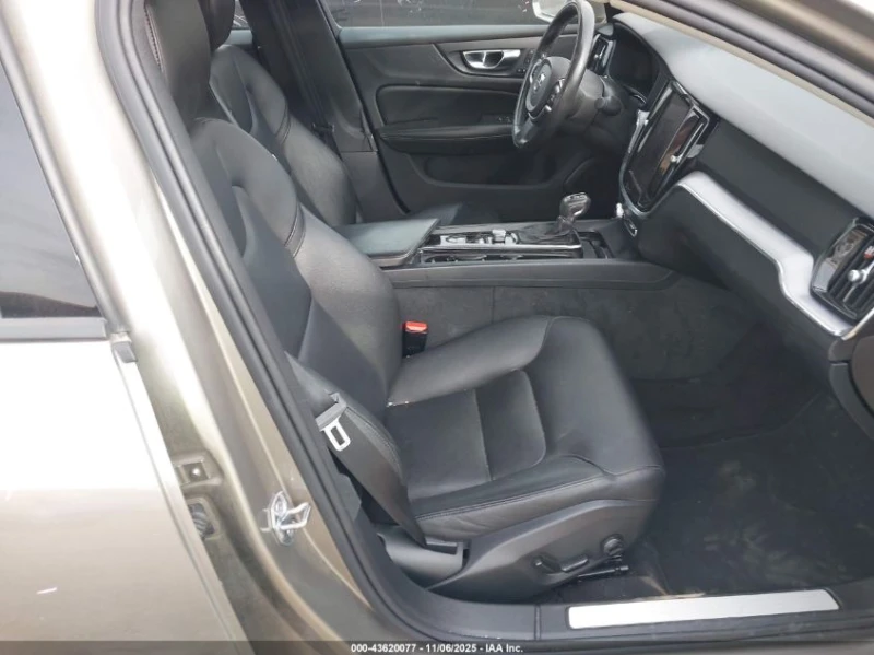 Volvo S60 2.0L I-4 DI, DOHC, VVT, TURBO, 250HP Front Wheel, снимка 11 - Автомобили и джипове - 53572677