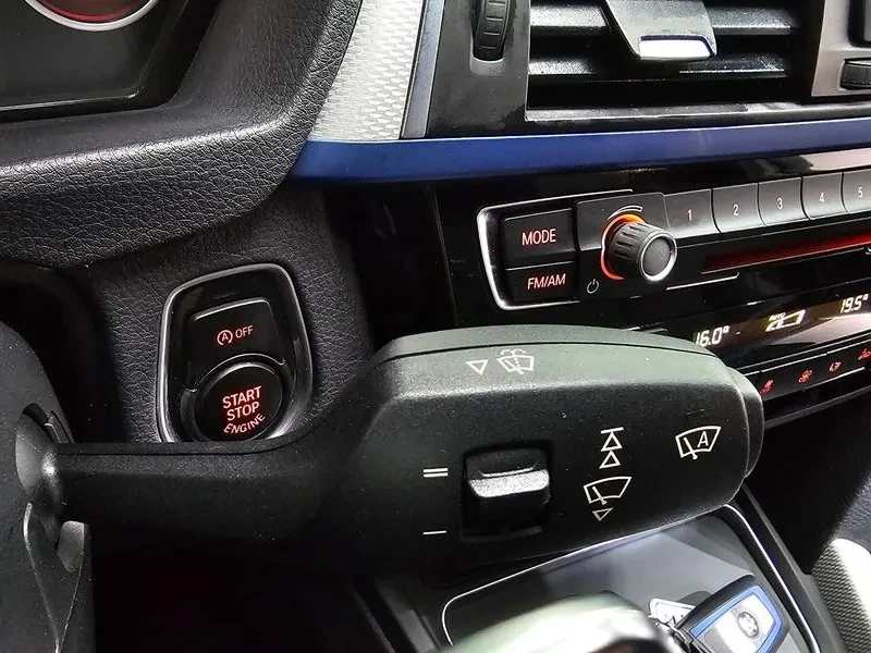 BMW 320 i, снимка 15 - Автомобили и джипове - 54592453