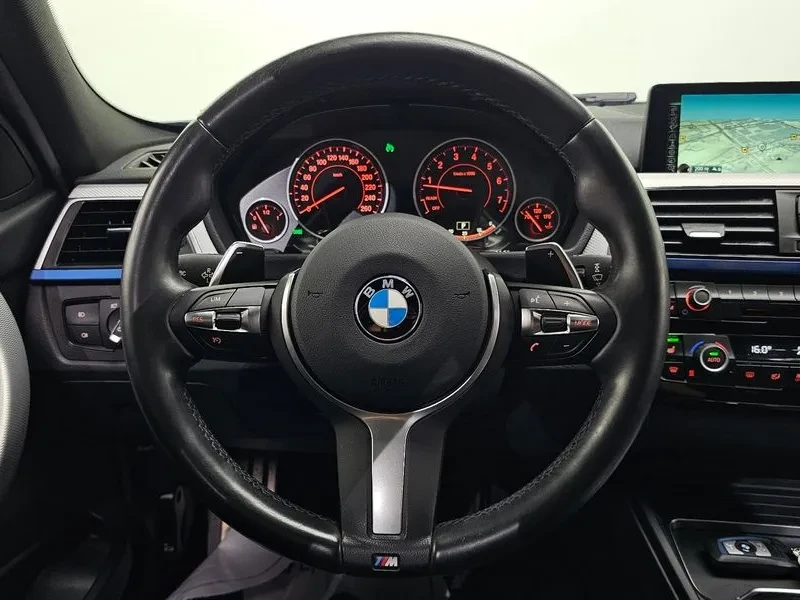BMW 320 i, снимка 14 - Автомобили и джипове - 54592453