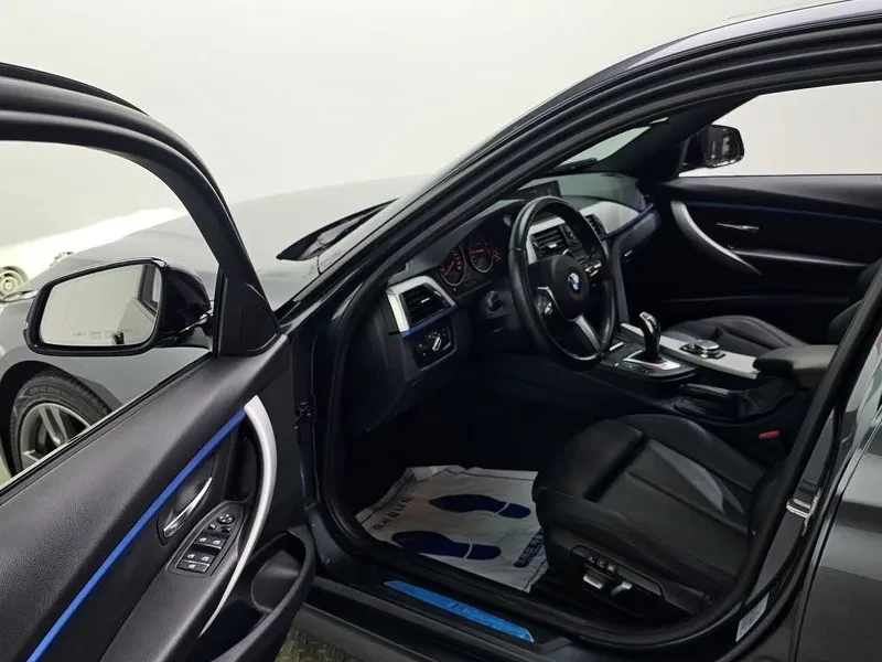 BMW 320 i, снимка 10 - Автомобили и джипове - 54592453