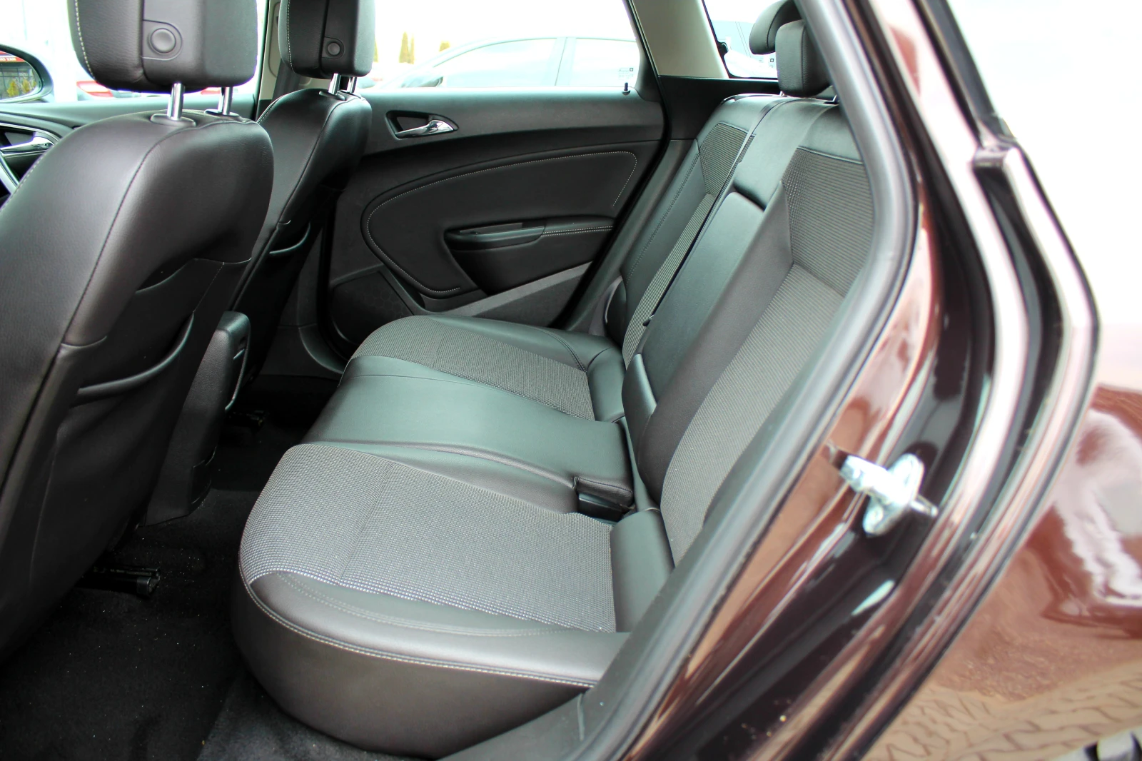 Opel Astra COSMO 1.4 TURBO BiFUEL / | Mobile.bg   14