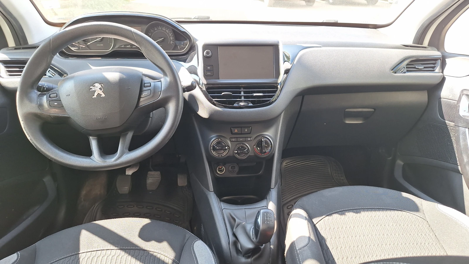 Peugeot 208  - изображение 5