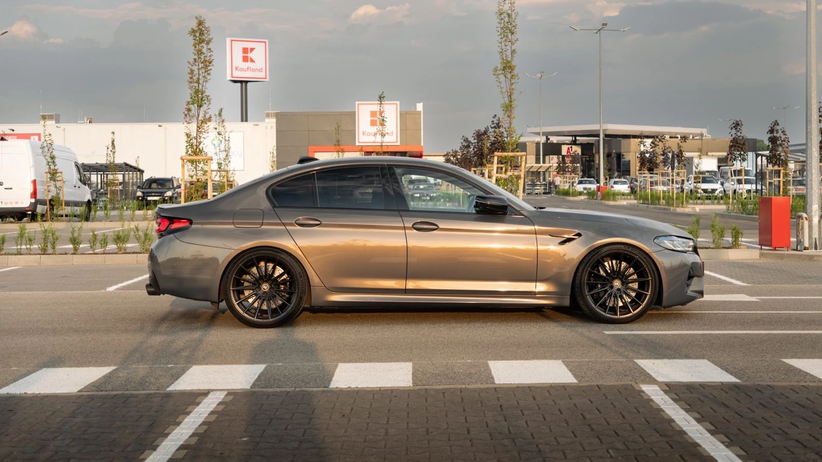 BMW M5 Competition  - изображение 6