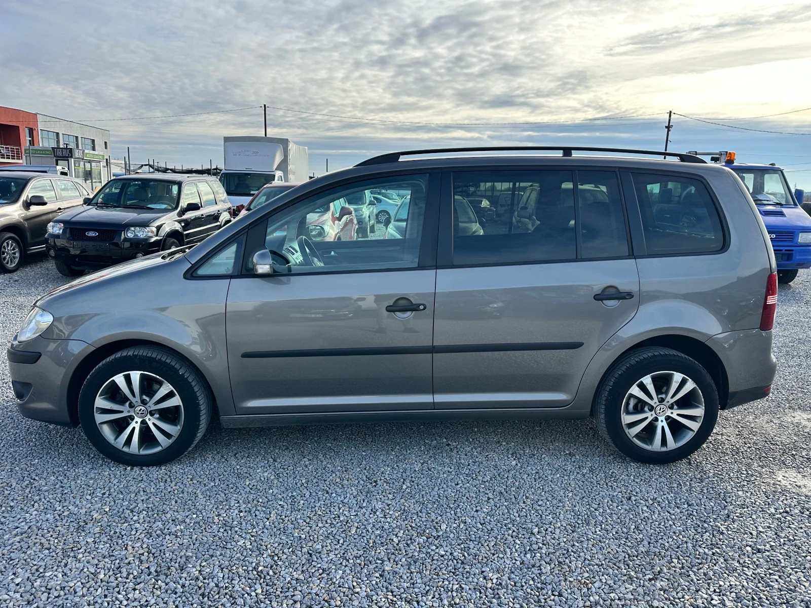 VW Touran 1.9 TDI-6+ 1 | Mobile.bg   5