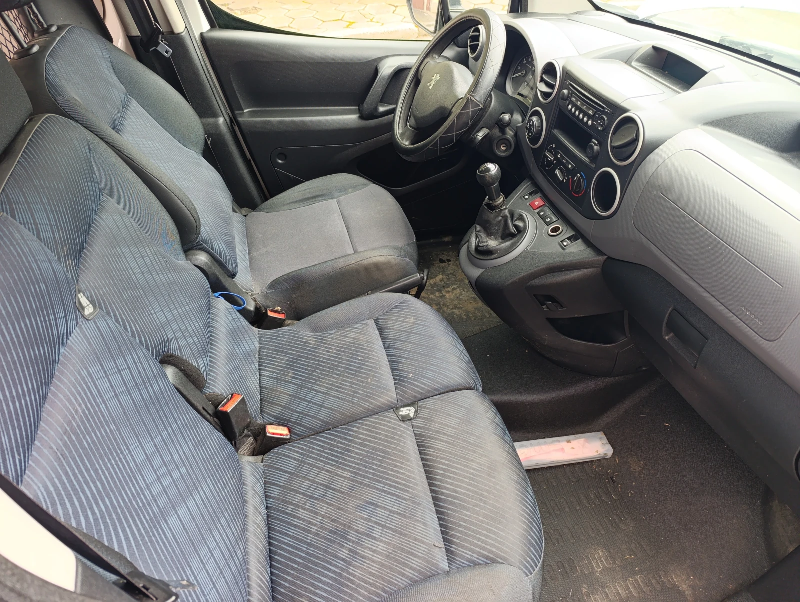 Peugeot Partner 1.6hdi maxi, снимка 13 - Автомобили и джипове - 54204690