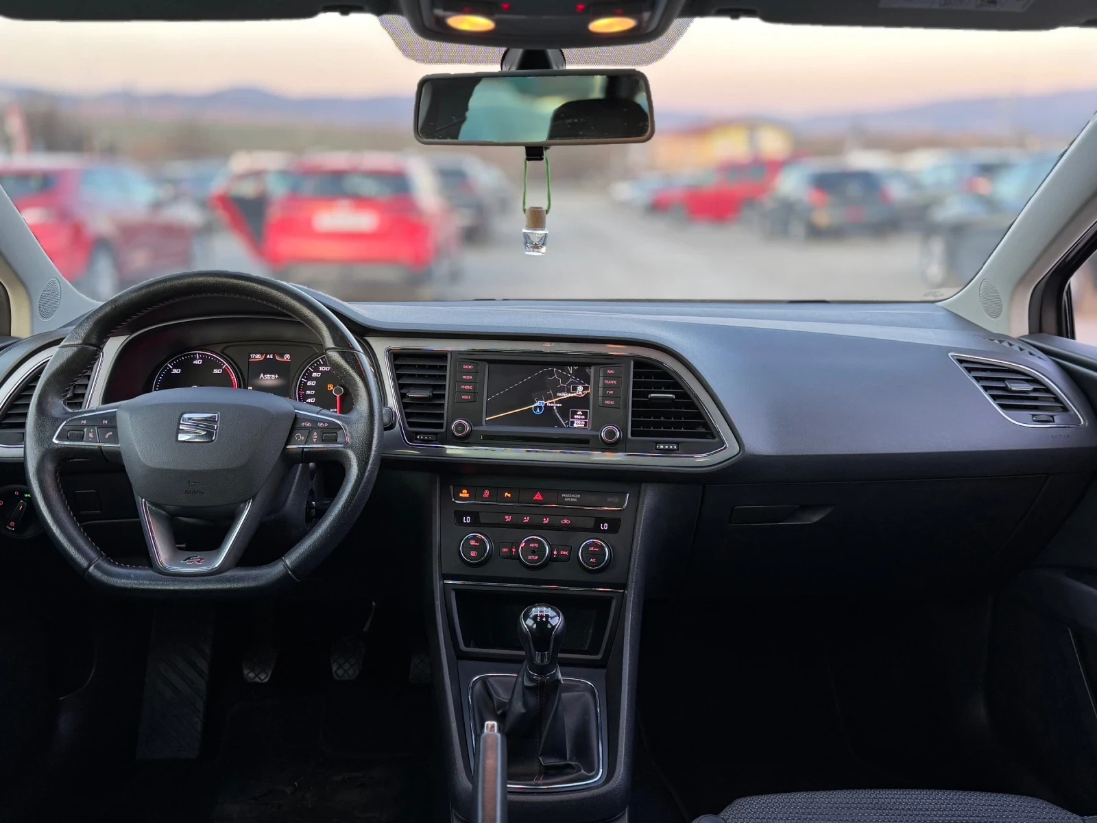 Seat Leon FR 2.0TDI 150hp, снимка 8 - Автомобили и джипове - 53819142