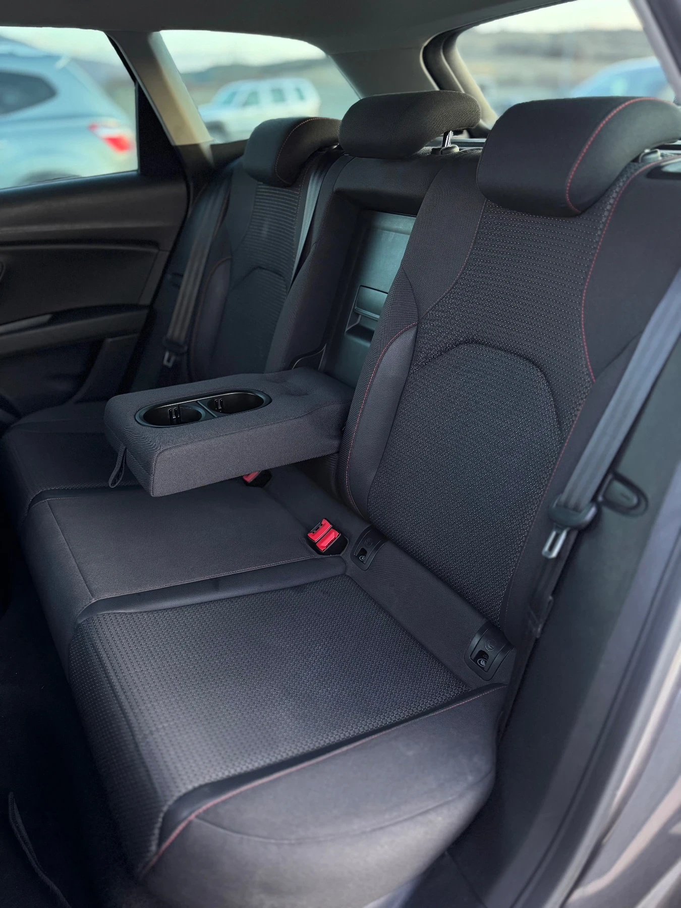 Seat Leon FR 2.0TDI 150hp, снимка 15 - Автомобили и джипове - 53819142