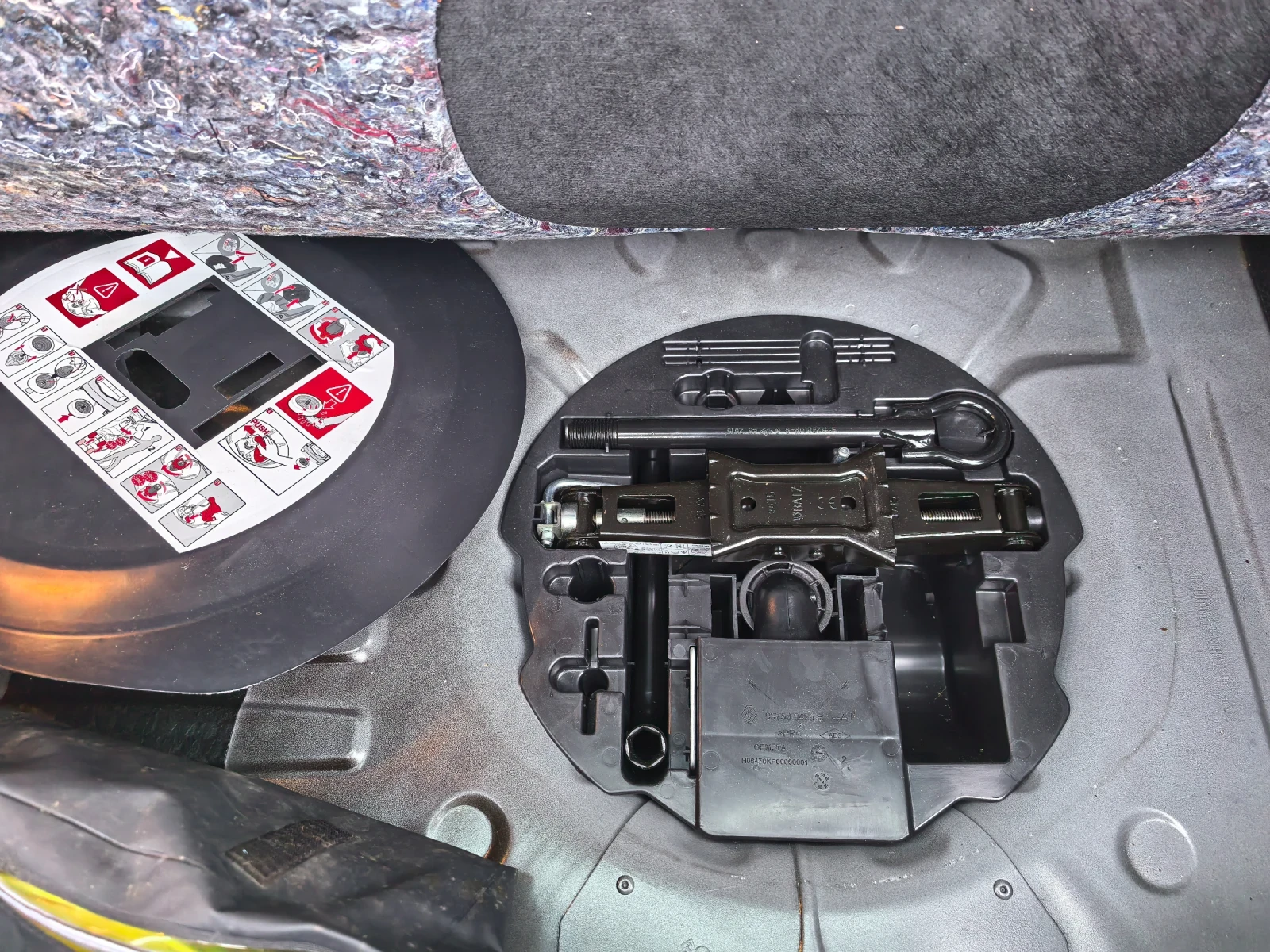 Renault Clio 1.2i, снимка 14 - Автомобили и джипове - 54208183