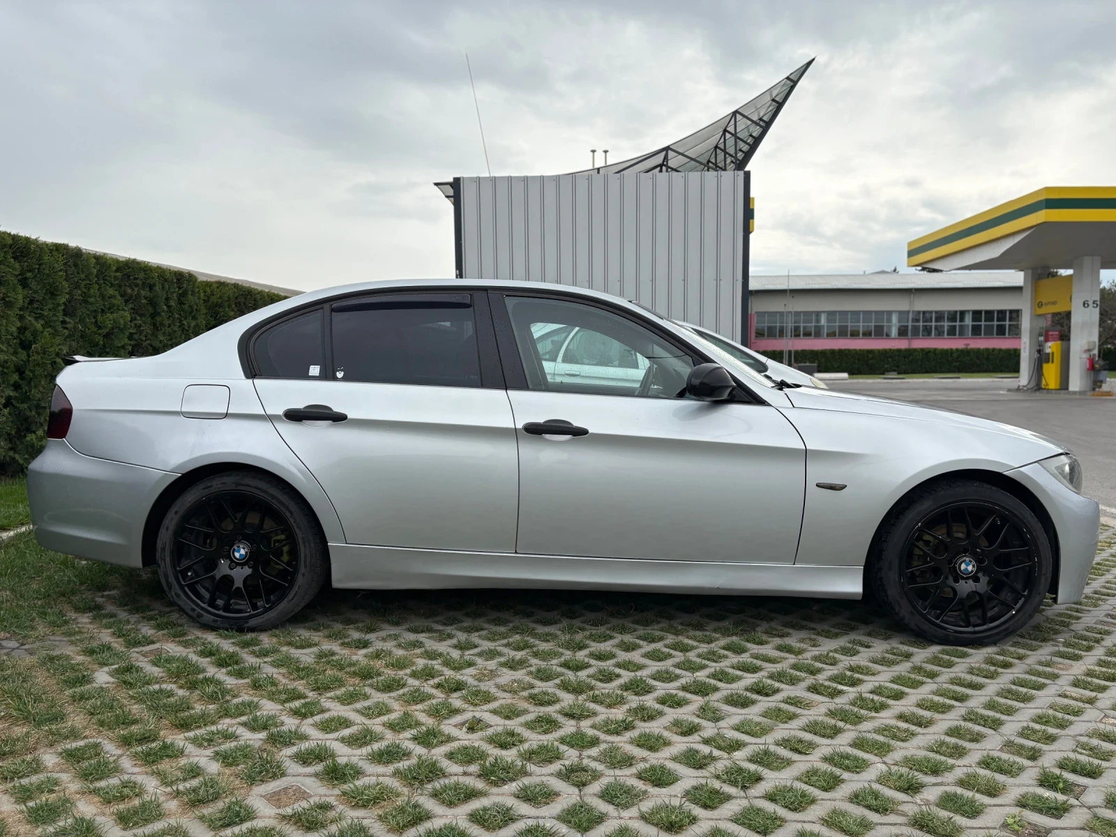 BMW 318, снимка 2 - Автомобили и джипове - 54358409