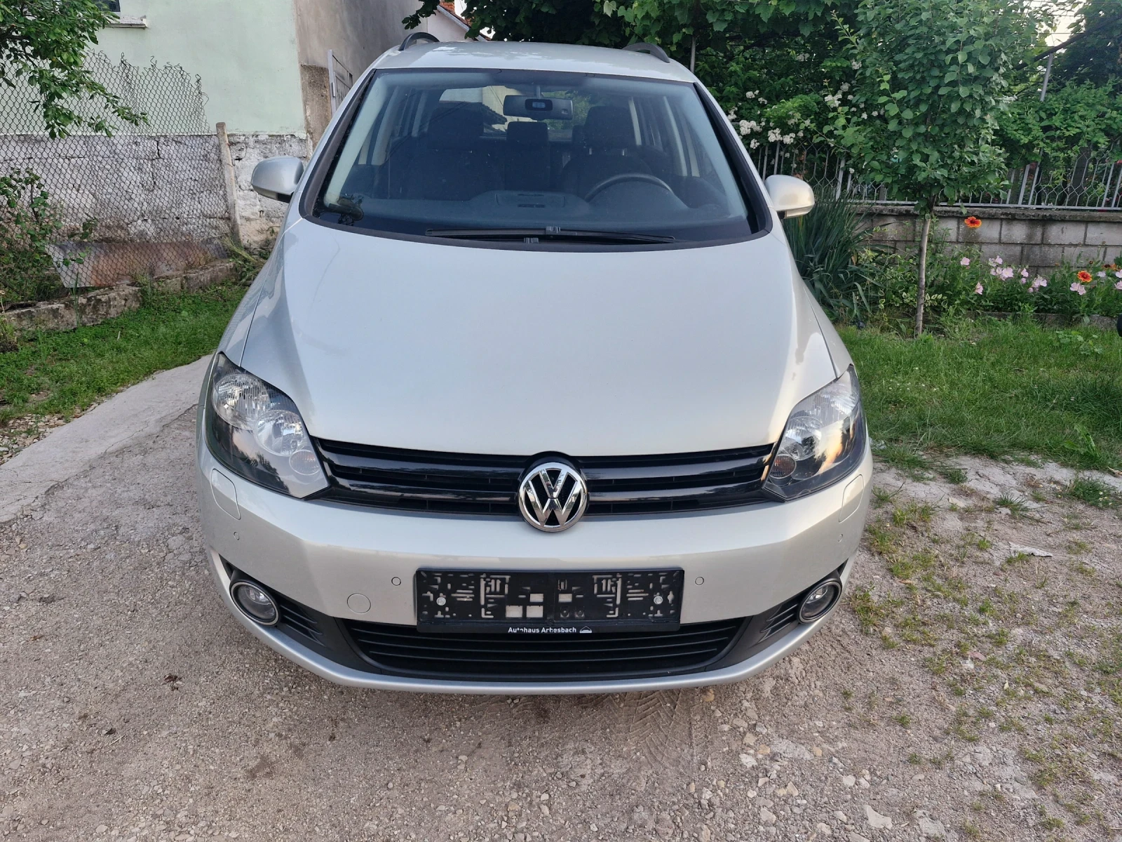 VW Golf Plus 6+ 1.6TDI, снимка 2 - Автомобили и джипове - 54392803