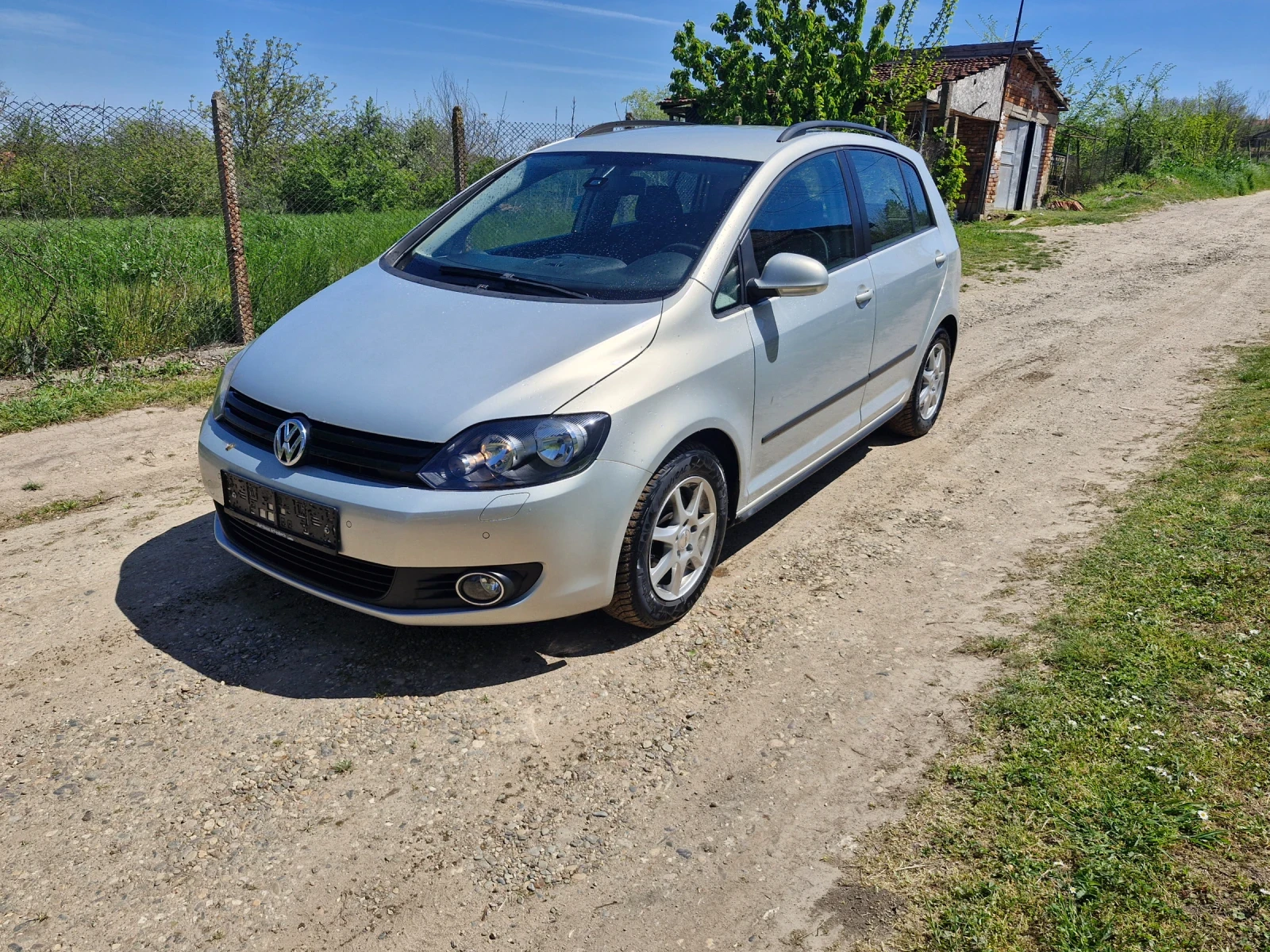 VW Golf Plus 6+ 1.6TDI, снимка 3 - Автомобили и джипове - 54392803