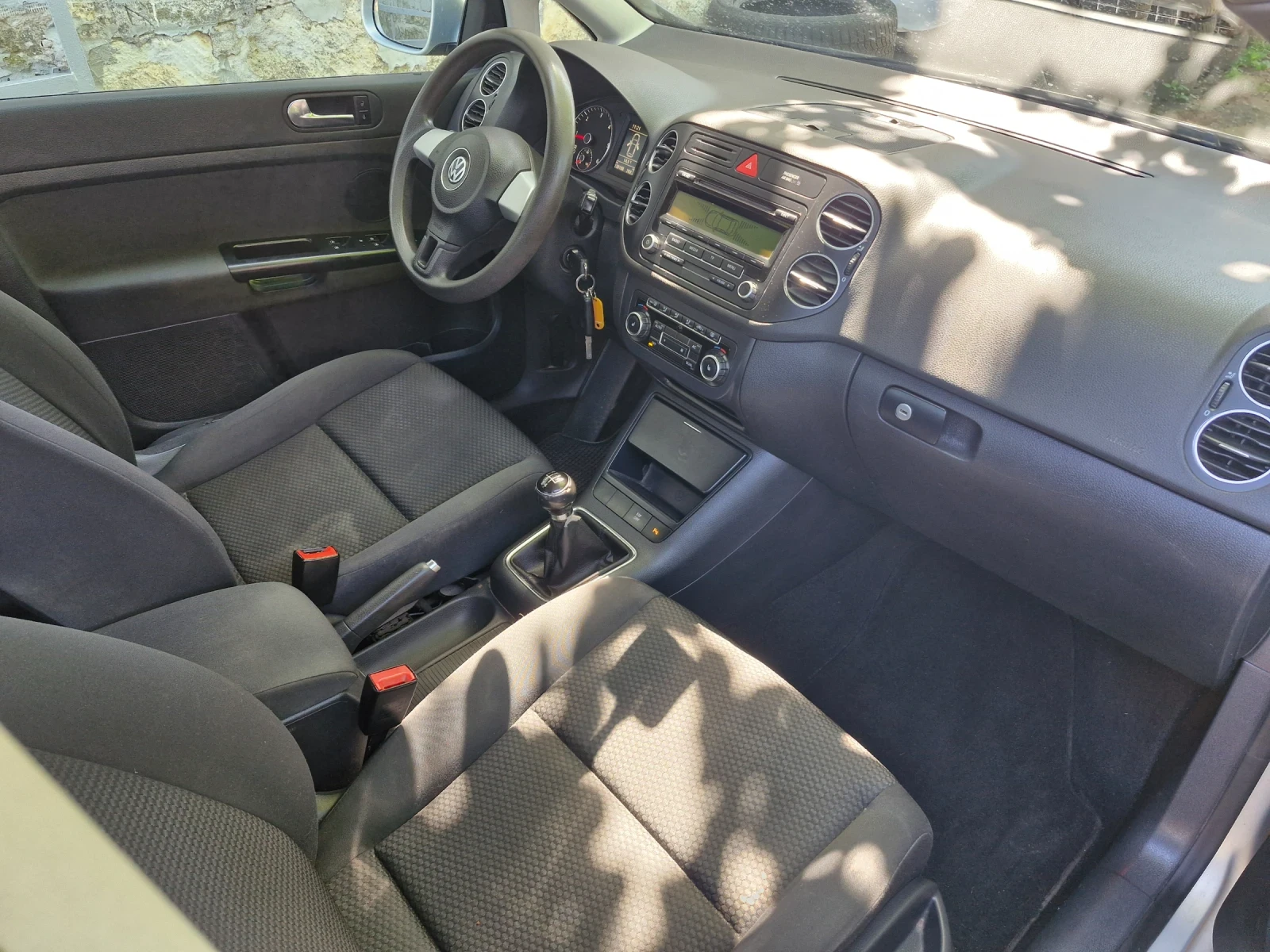 VW Golf Plus 6+ 1.6TDI, снимка 8 - Автомобили и джипове - 54392803