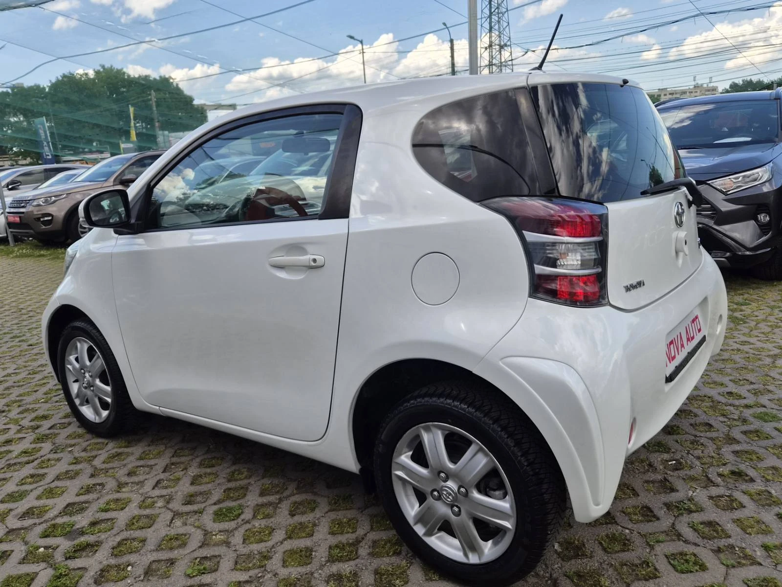 Toyota IQ 1.0i-131000km-ПЕРЛА, снимка 2 - Автомобили и джипове - 54918231