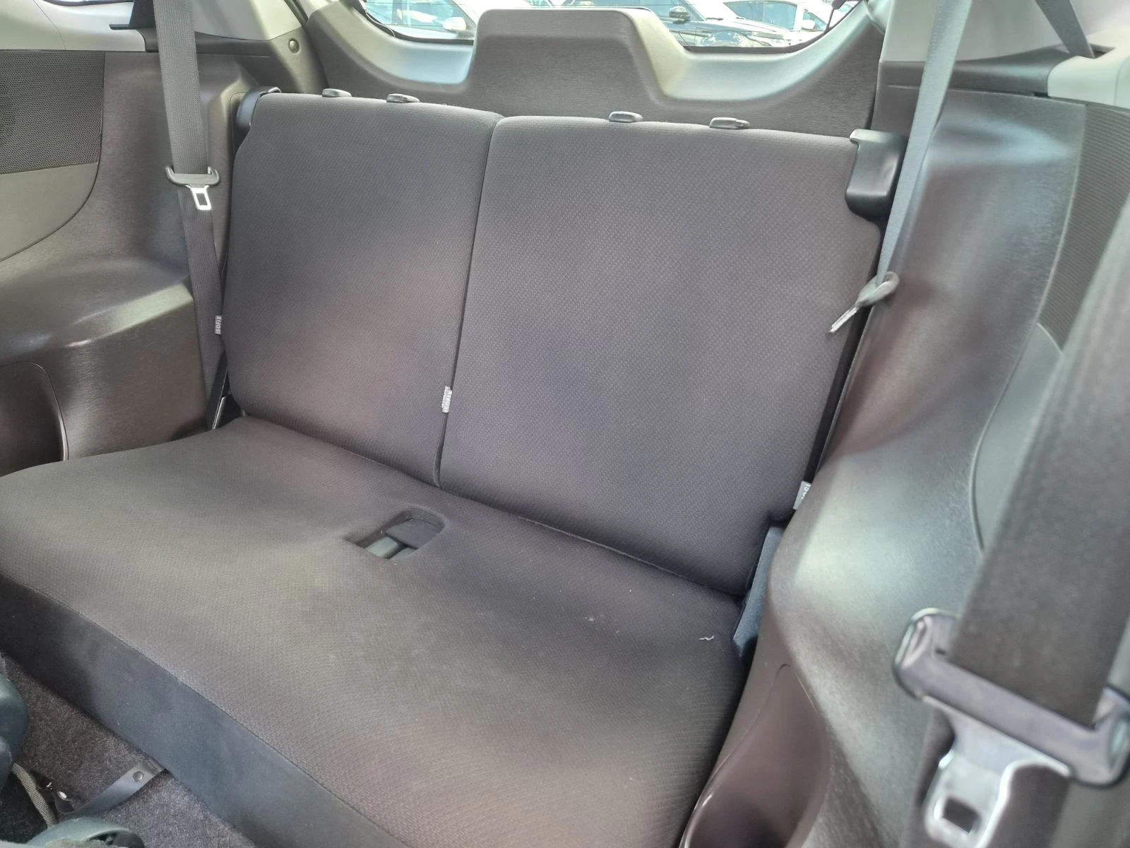 Toyota IQ 1.0i-131000km-ПЕРЛА, снимка 12 - Автомобили и джипове - 54918231