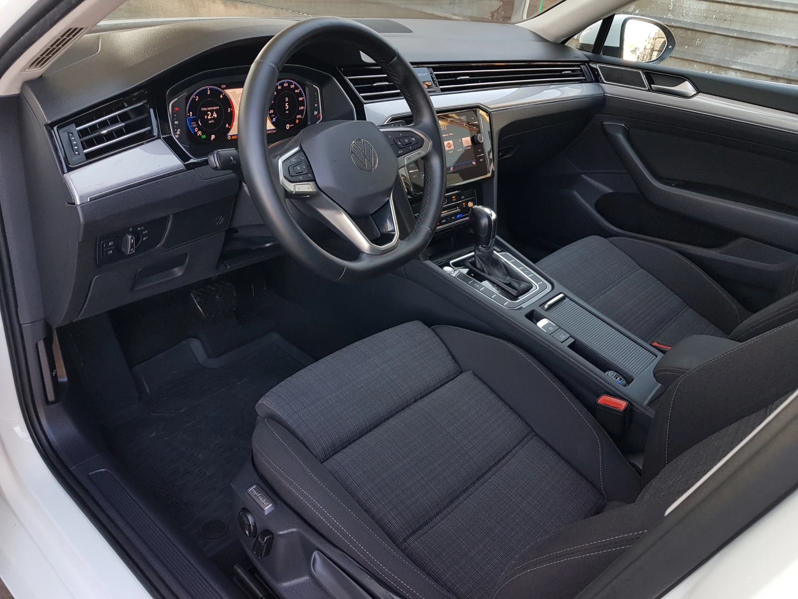VW Passat 2.0TDI-150к.с. Virtual Cockpit/ДИСТРОНИК/2021г., снимка 8 - Автомобили и джипове - 55474272