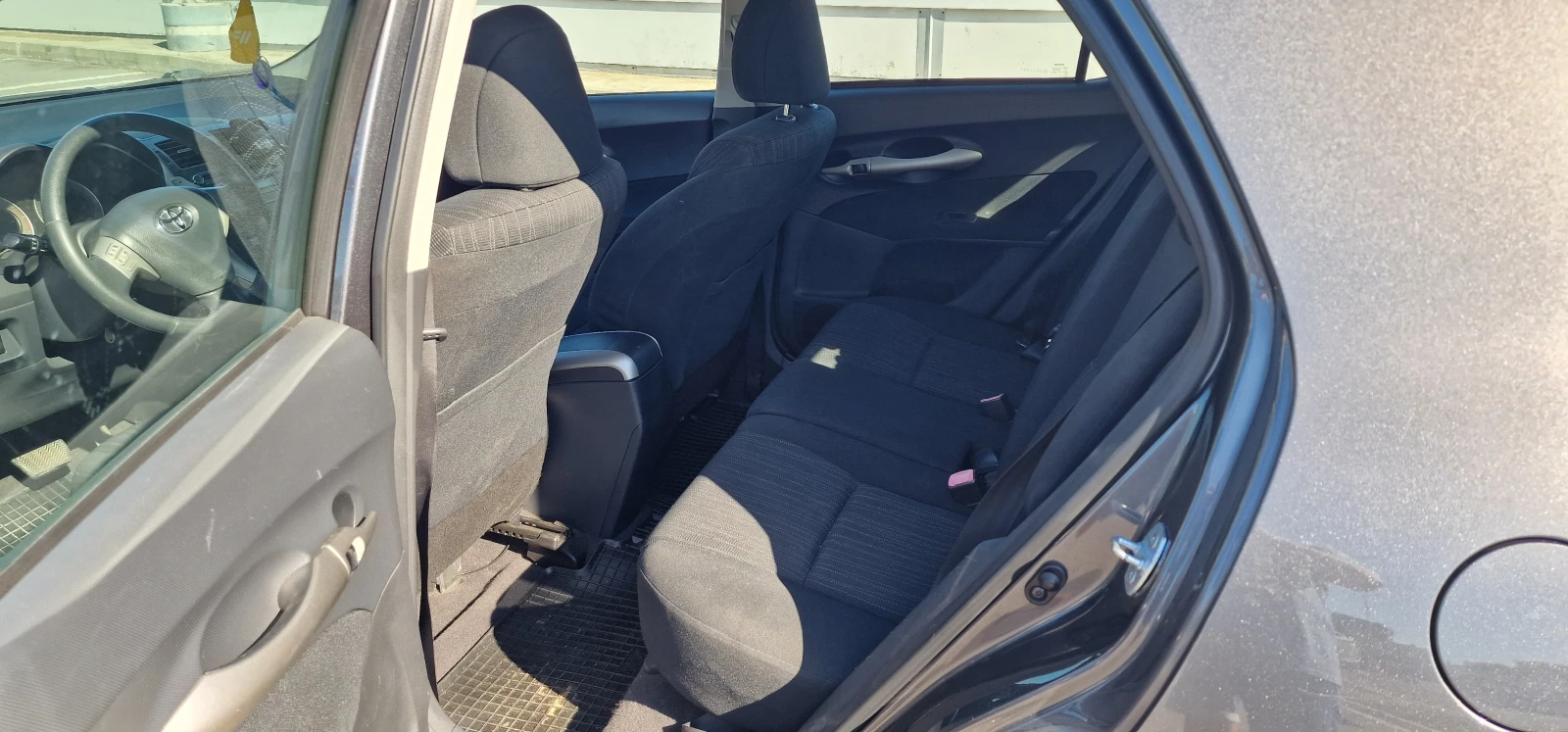 Toyota Auris Бензин/ГАЗ/LPG, снимка 8 - Автомобили и джипове - 55601903