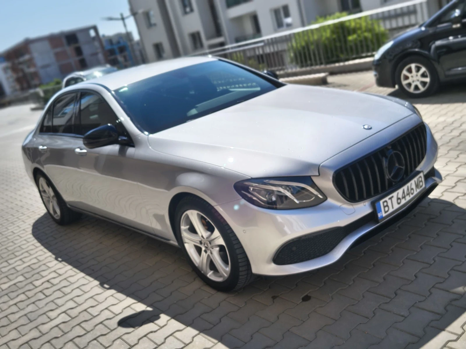 Mercedes-Benz E 220, снимка 12 - Автомобили и джипове - 55612617