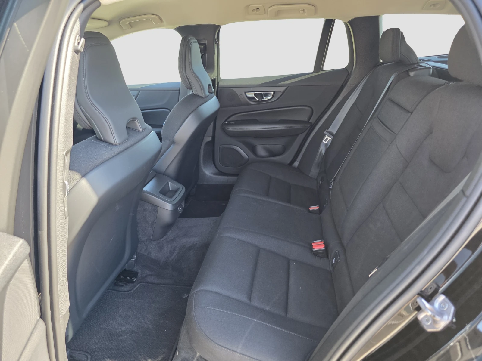 Volvo V60 MILDE HIBRID, снимка 13 - Автомобили и джипове - 55709271