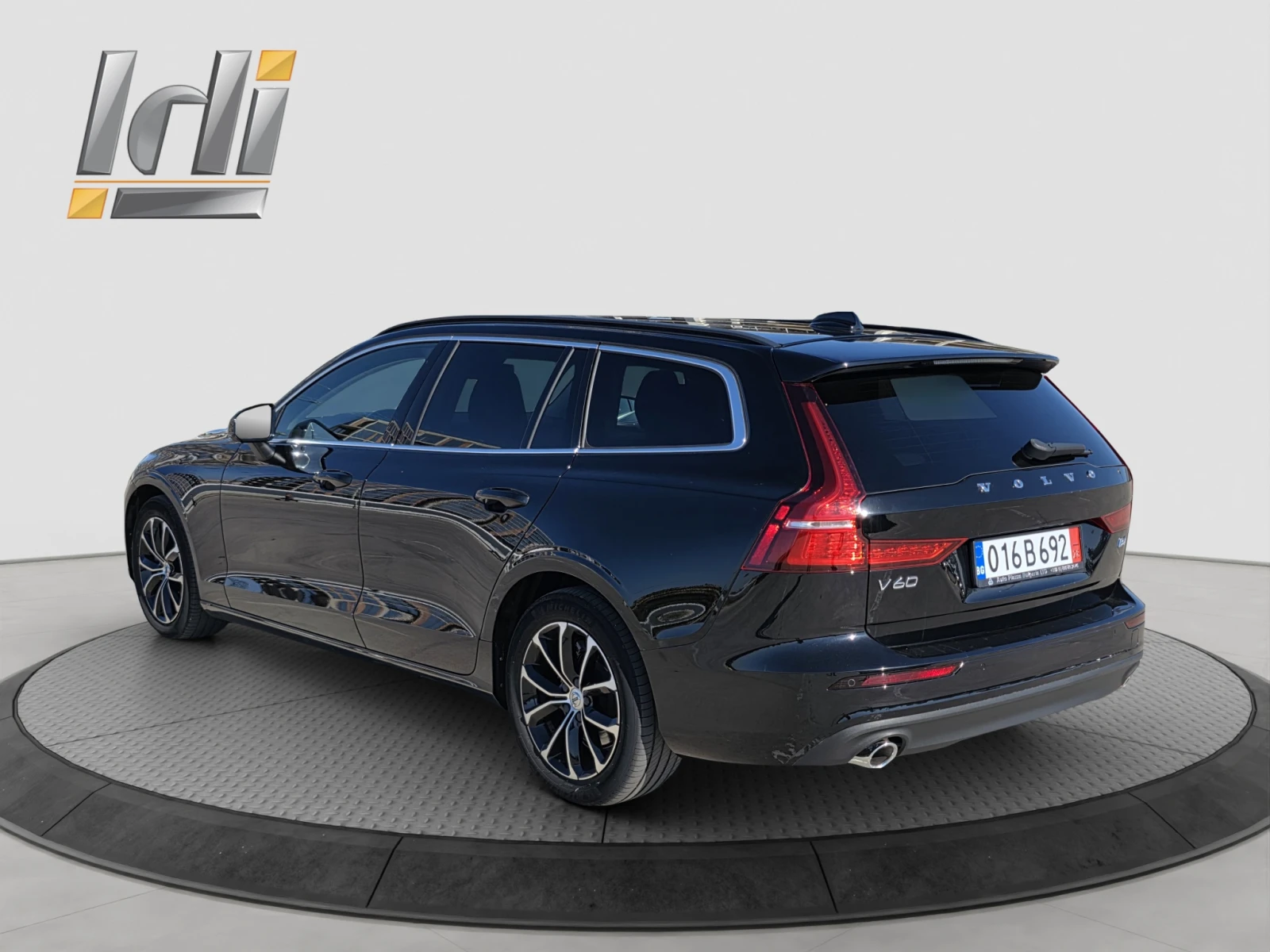 Volvo V60 MILDE HIBRID, снимка 4 - Автомобили и джипове - 55709271
