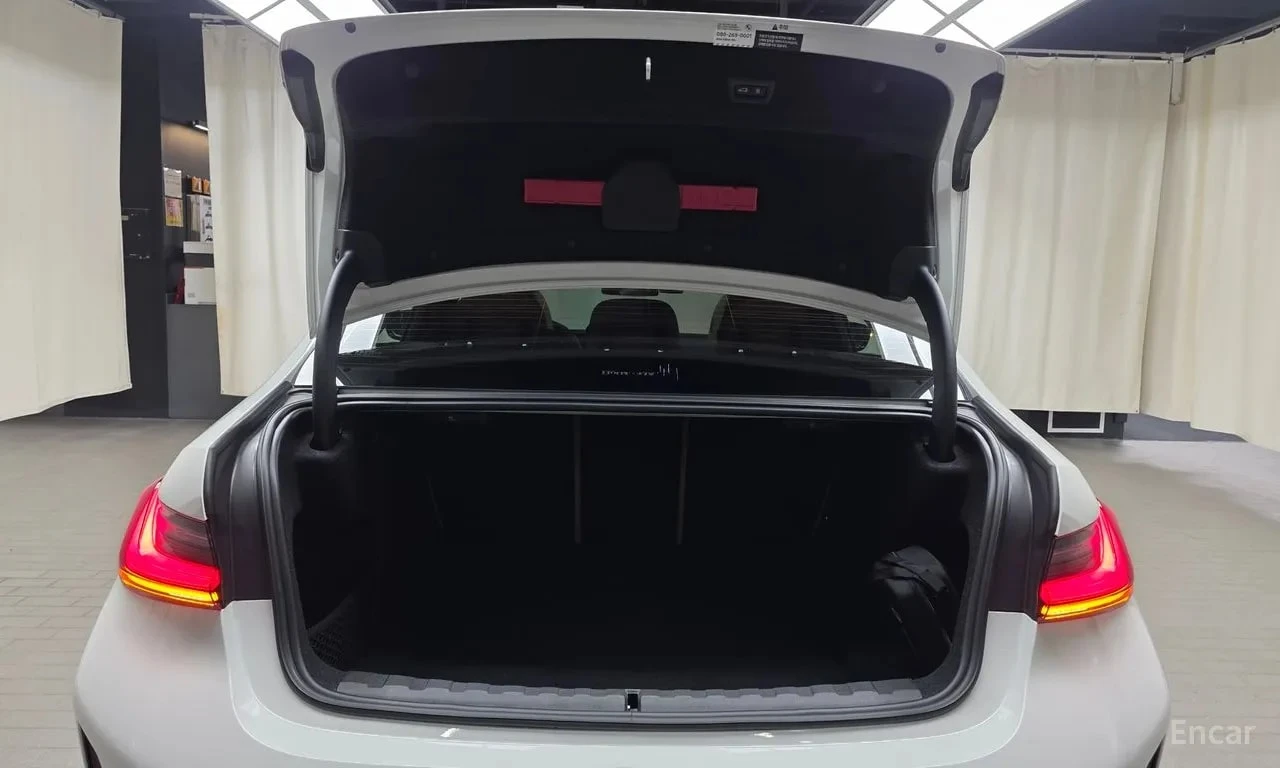 BMW 320 * 320i M Sport * АВТОКРЕДИТ* , снимка 16 - Автомобили и джипове - 55978393